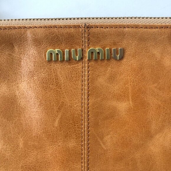 MIU MIU Replica Yellow Gold Leather Simple Wristlet Clutch Adjustable Strap 8x5" - Picture 3 of 11